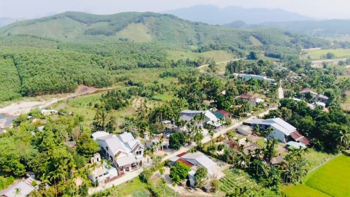 Với sự đóng góp của lực lượng Người có uy tín, diện mạo các thôn của xã Trà Tân đang ngày càng khởi sắc.