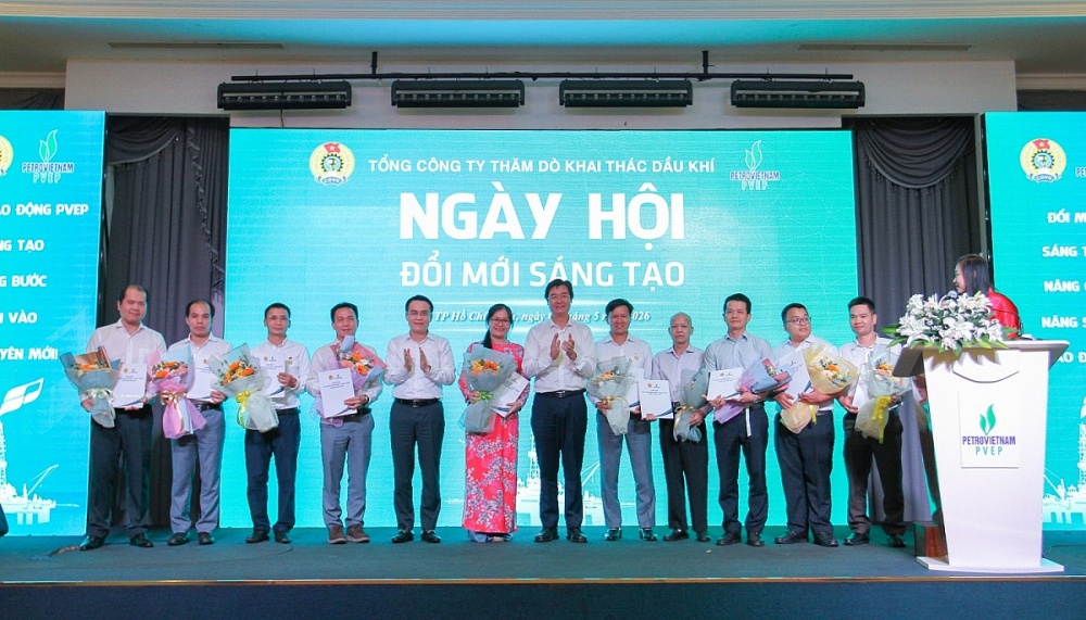 Khơi dòng trí tuệ Việt nơi những công trình dầu khí