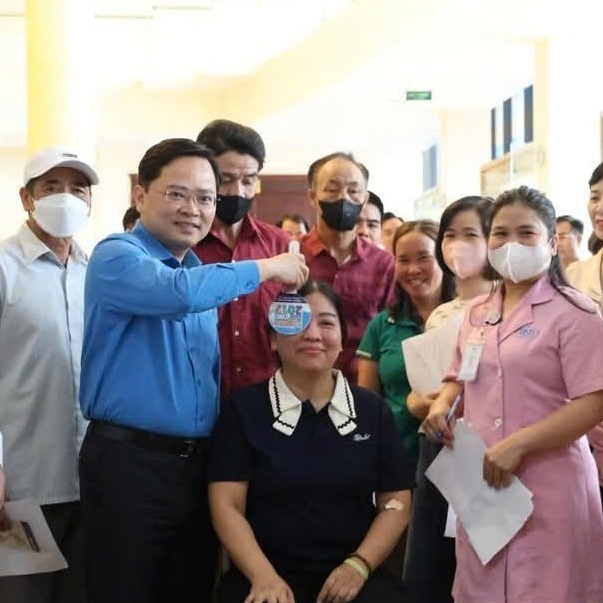 dua dich vu y te den tan khu cong nghiep nha tro cong nhan