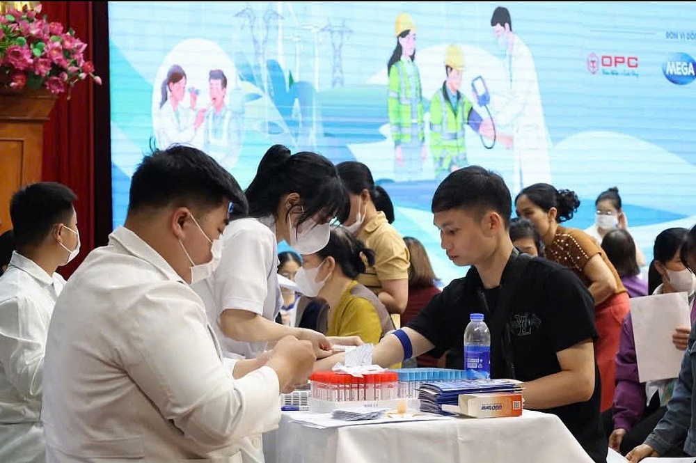 Đưa dịch vụ y tế đến tận khu công nghiệp, nhà trọ công nhân