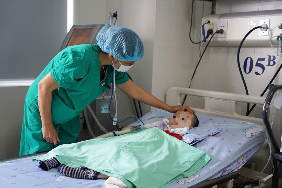 Những “người thân” trong sắc trắng