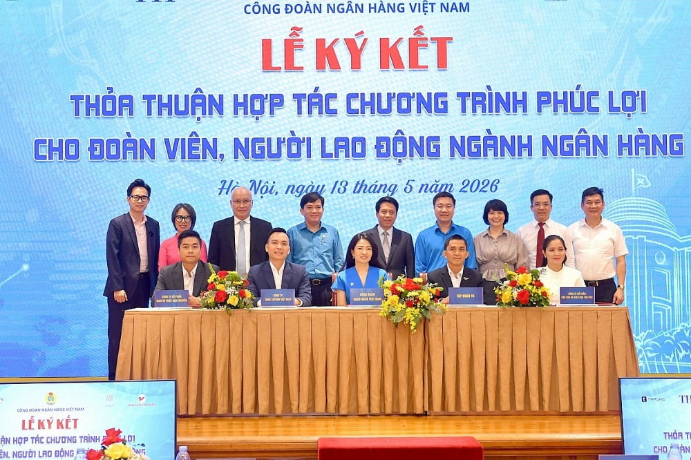 Công đoàn Ngân hàng Việt Nam ký kết Chương trình phúc lợi đoàn viên với các đối tác. Ảnh: Hữu Chánh