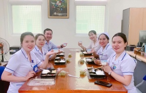 Những suất cơm gắn kết đoàn viên tại Bệnh viện Việt - Hàn Đà Nẵng