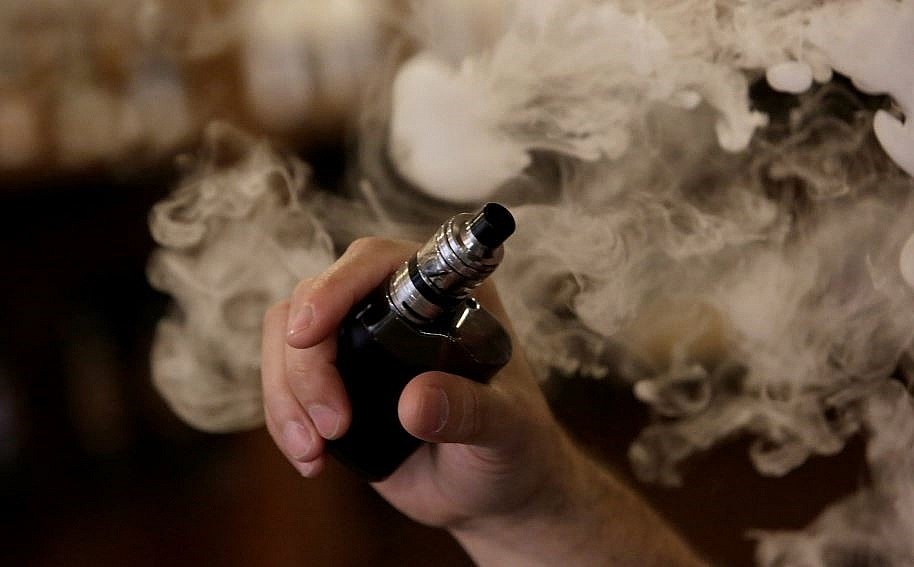 Thuốc lá điện tử có chứa nicotine là một hoá chất gây nghiện cao và độc tính cao. Ảnh: Internet