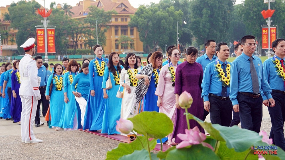 [Ảnh] Đoàn viên học tập và làm theo tư tưởng, đạo đức, phong cách của Bác