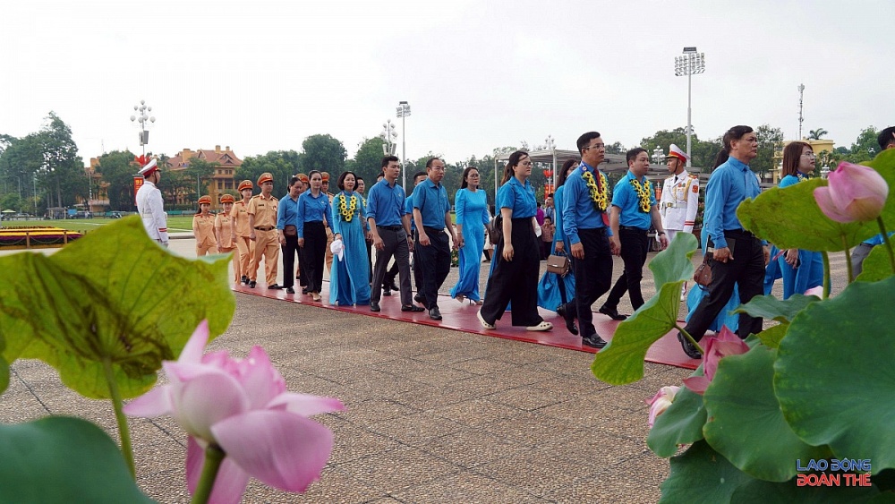 [Ảnh] Đoàn viên học tập và làm theo tư tưởng, đạo đức, phong cách của Bác