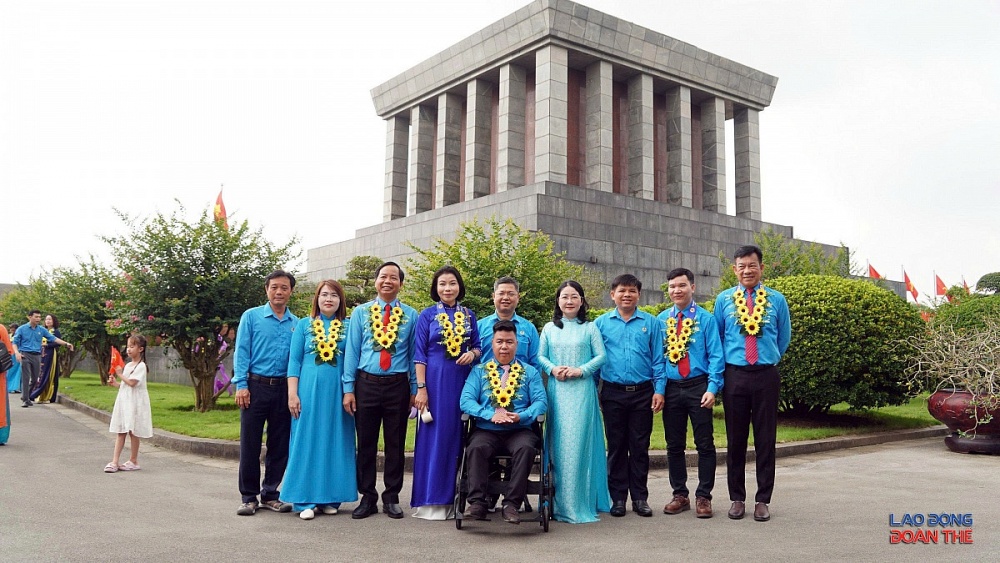[Ảnh] Đoàn viên học tập và làm theo tư tưởng, đạo đức, phong cách của Bác