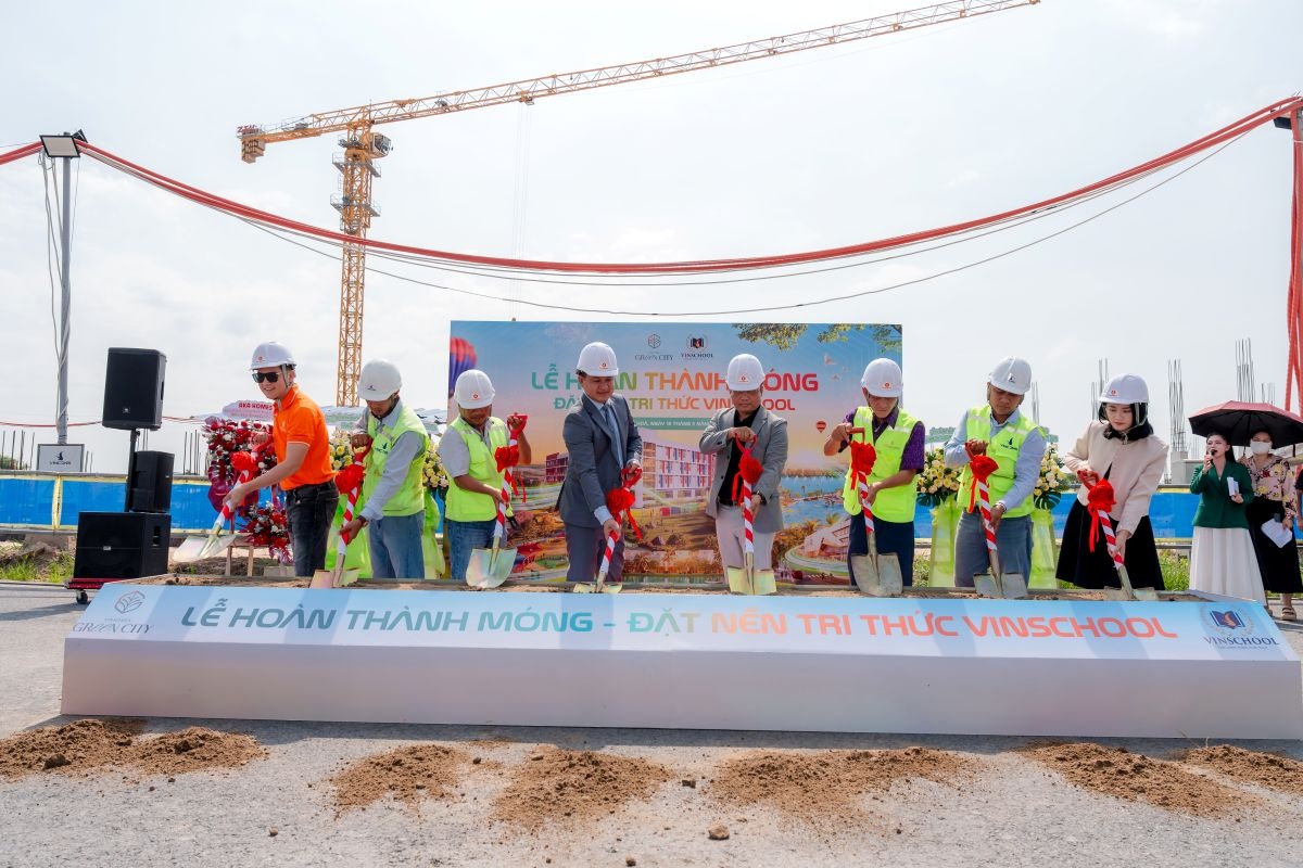 Trường học Vinschool tại Vinhomes Green City vừa hoàn thành thi công móng, dự kiến hoàn thiện vào tháng 4/2027 