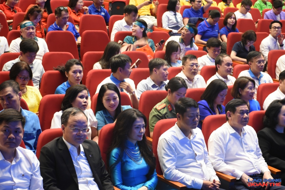 Các đại biểu tham dự phiên khai mạc Hội thi “Chuyển đổi số ngành Ngân hàng” năm 2026. Ảnh: Nguyễn Việt