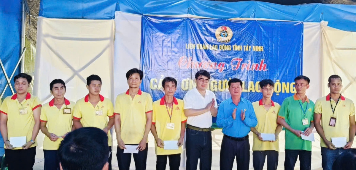 LĐLĐ Tây Ninh tri ân những người giữ nhịp sản xuất