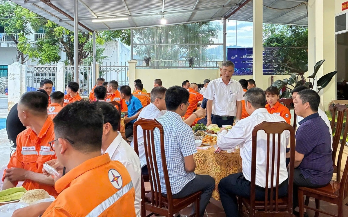 Công ty Điện lực Điện Biên đổi mới sáng tạo, hướng về người lao động nơi biên cương Công ty Điện lực Điện Biên đổi mới sáng tạo, hướng về người lao động nơi biên cương