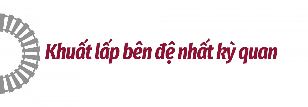 Tiếng còi tàu dưới Ải Vân Quan