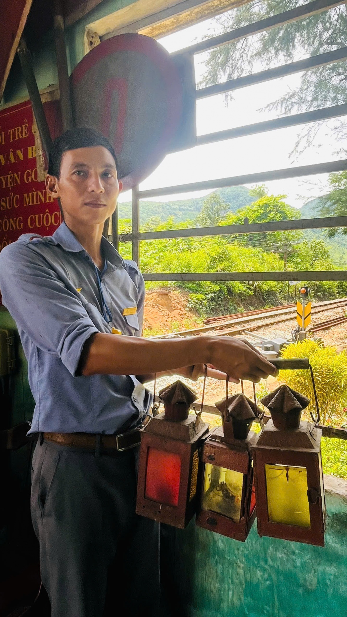 Tiếng còi tàu dưới Ải Vân Quan