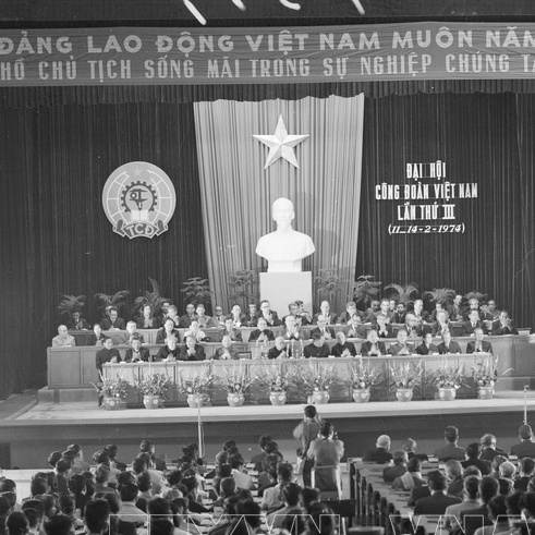 Biểu dương thành tích trong kháng chiến chống Mỹ