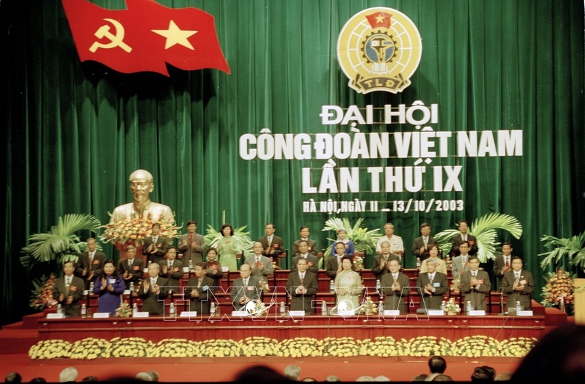 Xây dựng giai cấp công nhân và tổ chức Công đoàn vững mạnh Xây dựng giai cấp công nhân và tổ chức Công đoàn vững mạnh