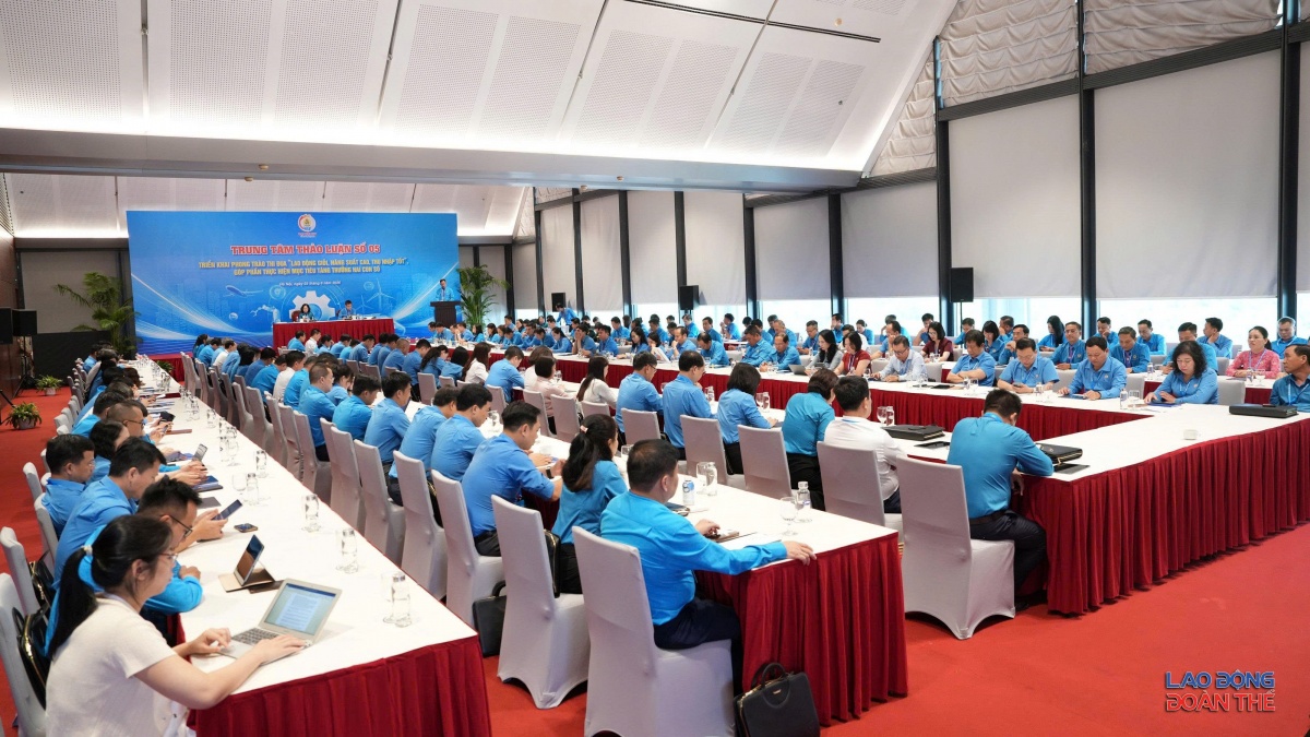 [Ảnh] Không khí sôi nổi tại 5 Trung tâm thảo luận trong khuôn khổ Đại hội XIV Công đoàn Việt Nam