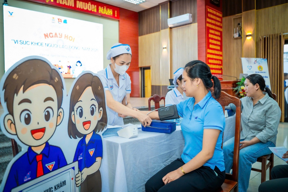 LĐLĐ TP Đà Nẵng trưng bày nhiều sản phẩm, sáng kiến tại Đại hội XIV Công đoàn Việt Nam