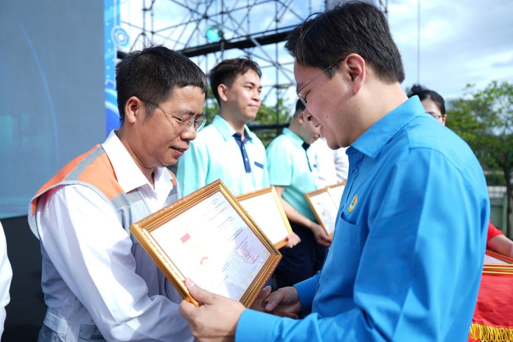 Phó Chủ tịch nước Võ Thị Ánh Xuân: Thi đua phải khơi dậy khát vọng cống hiến của người lao động