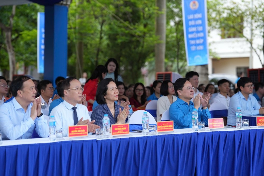 Phó Chủ tịch nước Võ Thị Ánh Xuân: Thi đua phải khơi dậy khát vọng cống hiến của người lao động