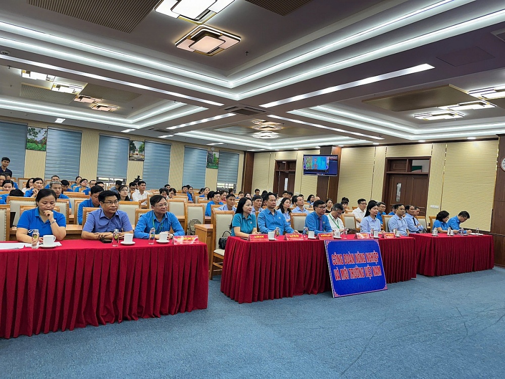 Toàn cảnh Công đoàn Nông nghiệp và Môi trường Việt Nam hưởng ứng phong trào thi đua “Lao động giỏi - Năng suất cao - Thu nhập tốt” tại điểm cầu Học viện Nông nghiệp Việt Nam. Ảnh: ĐVCC