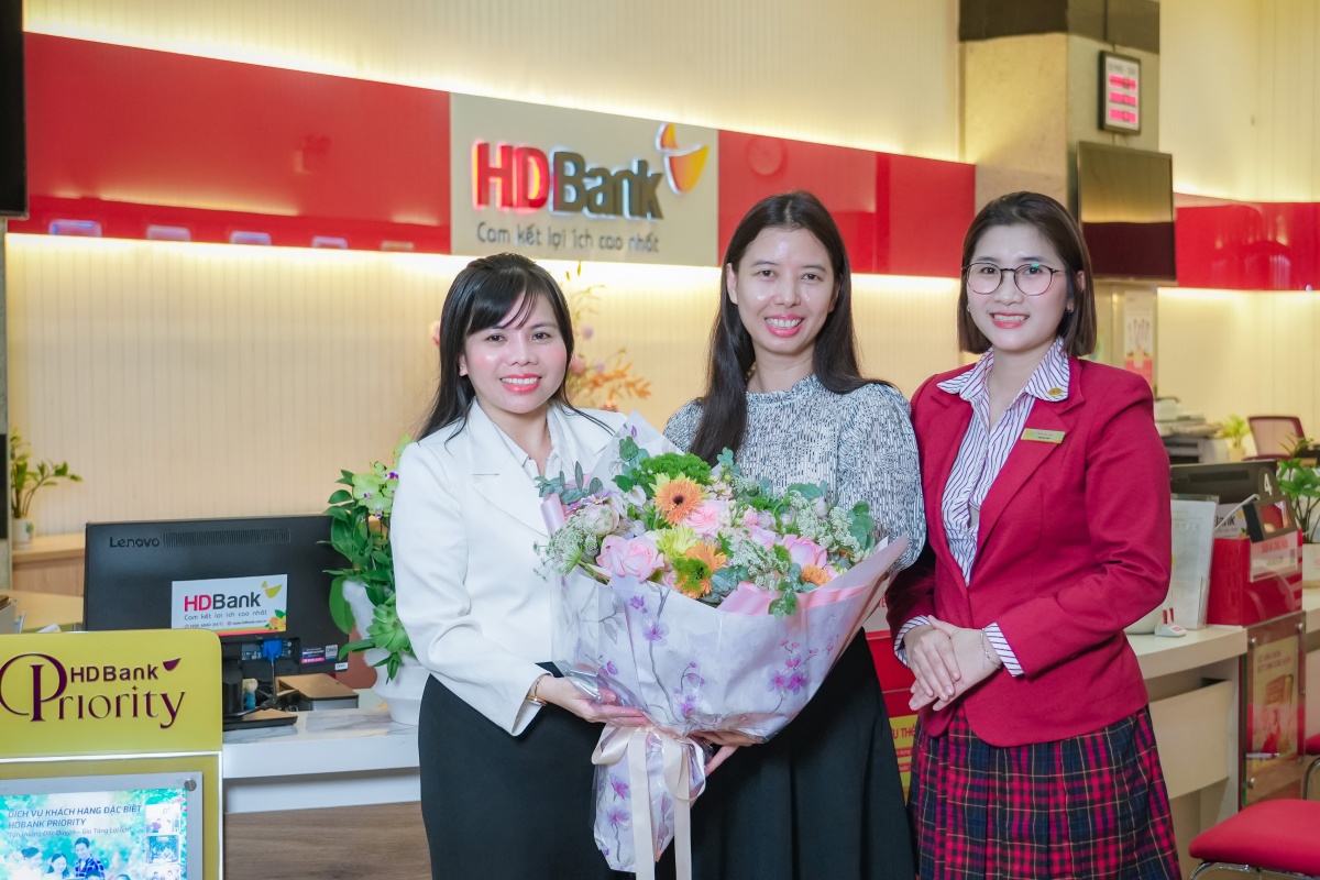 Chị Lê Quang Hạnh Phúc (TP.HCM) đã trở thành chủ nhân của giải thưởng lớn nhất - Sổ tiết kiệm 3 tỷ đồng.