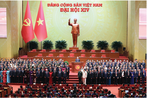 Các đồng chí Ủy viên Ban chấp hành Trung ương Đảng khóa XIV ra mắt tại Đại hội. Ảnh: VGP. Các đồng chí Ủy viên Ban chấp hành Trung ương Đảng khóa XIV ra mắt tại Đại hội. Ảnh: VGP.