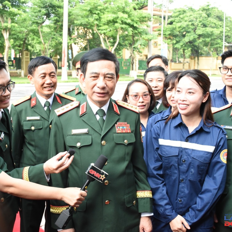 khoi day nguon luc sang tao xay dung nen cong nghiep quoc phong tu chu hien dai