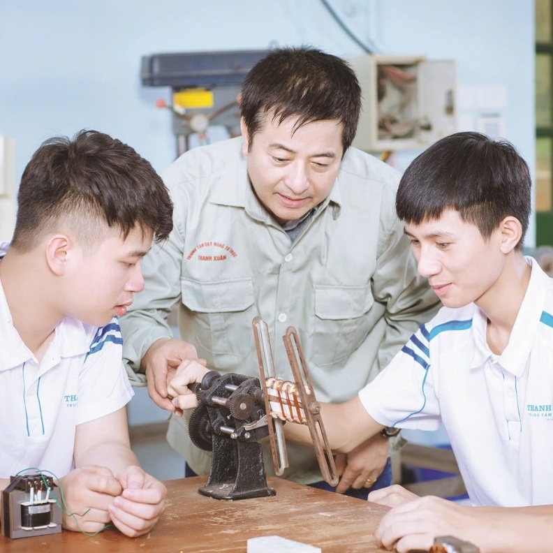 xa hoi hoa giao duc nghe nghiep xu huong va giai phap phat trien ben vung