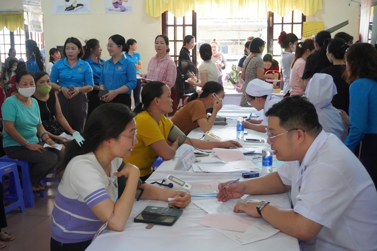 “Chăm sóc sớm - Bảo vệ tương lai”: Dấu ấn Công đoàn và sức mạnh cộng hưởng vì sức khỏe nữ công nhân