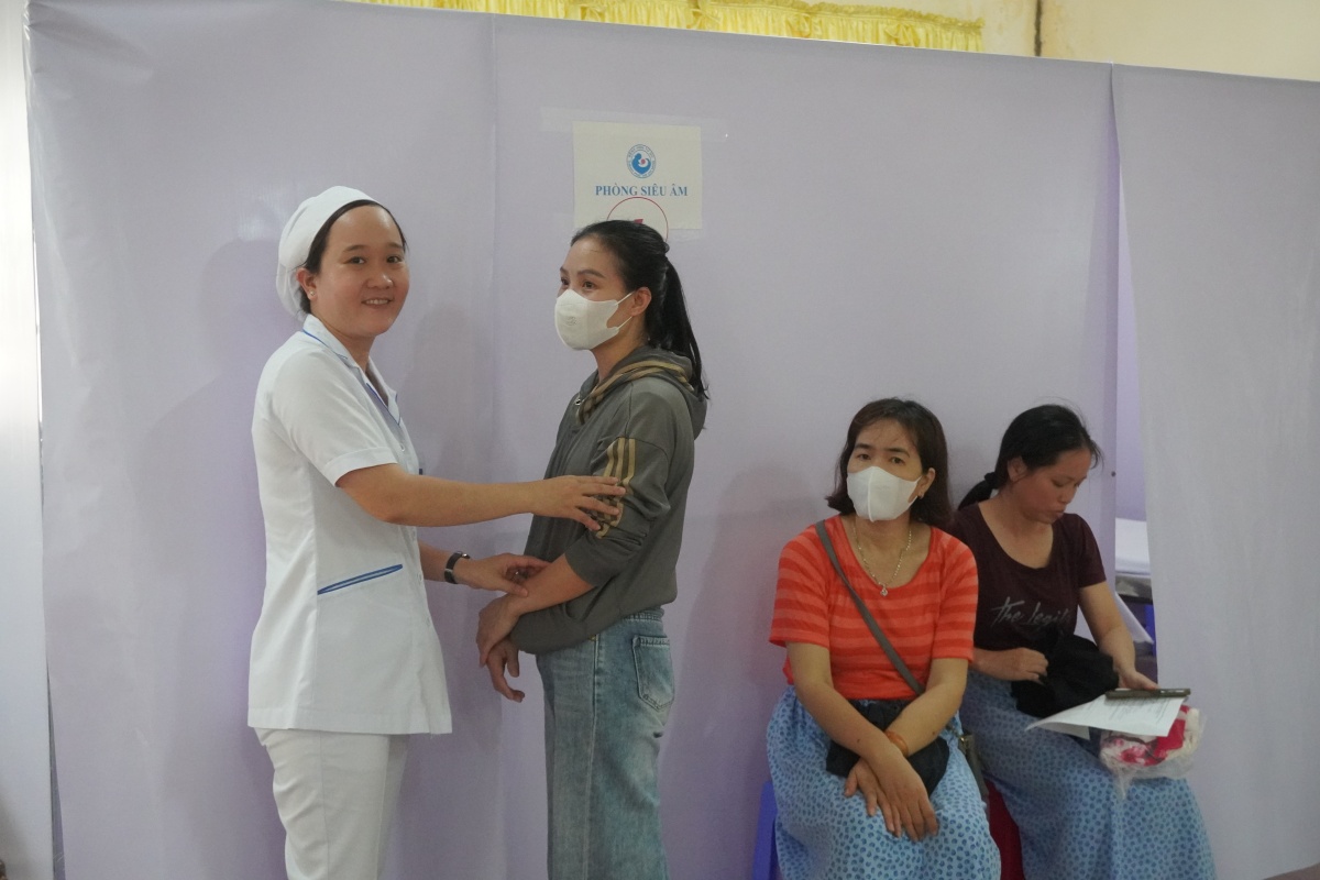400 nữ công nhân TP HCM tham gia Ngày hội sức khoẻ