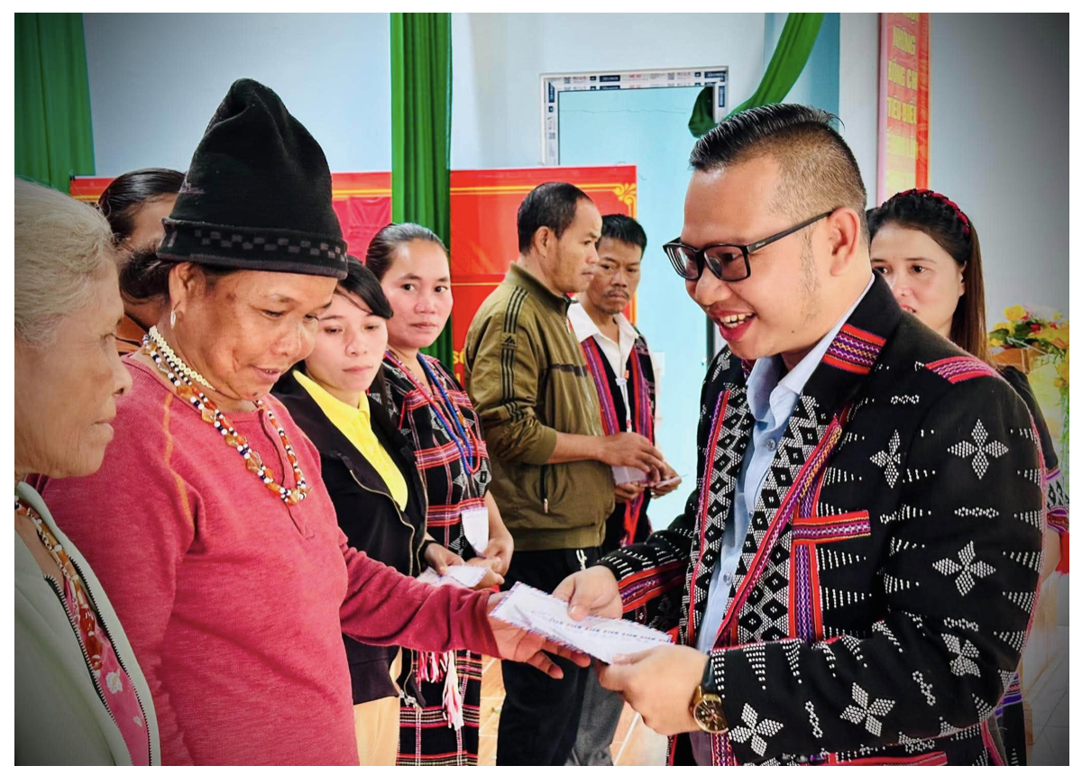 Thắp lửa yêu thương giữa đại ngàn