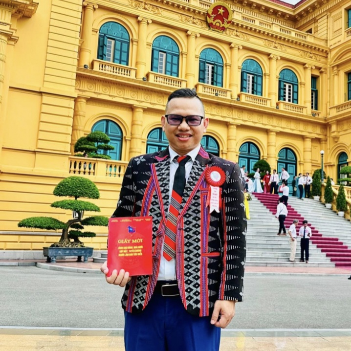 Thắp lửa yêu thương giữa đại ngàn