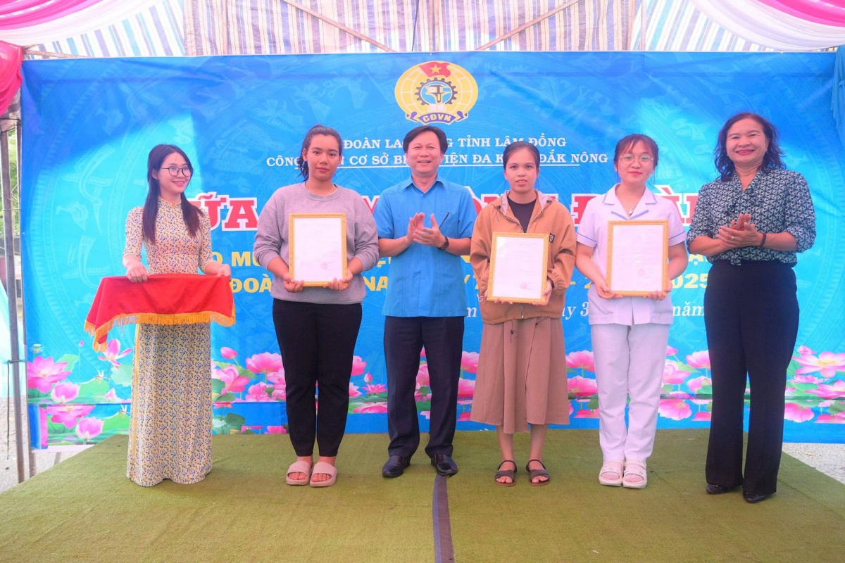 Những “hoa thắm” trong học tập và làm theo Bác ở Công đoàn tỉnh Lâm Đồng