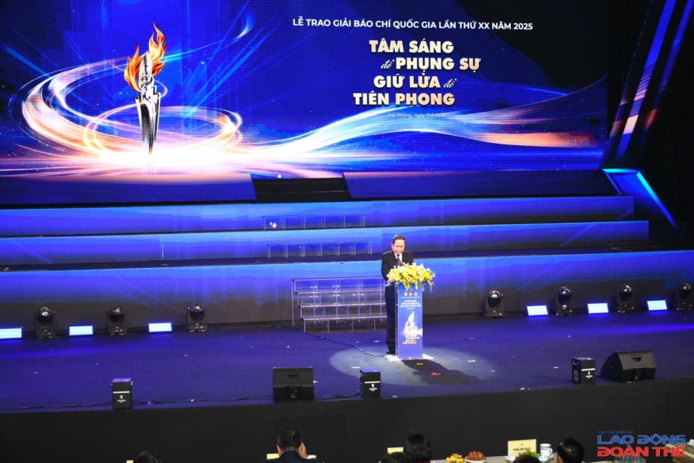 Thay mặt lãnh đạo Đảng, Nhà nước, đồng chí Chủ tịch Quốc hội Trần Thanh Mẫn ghi nhận, đánh giá cao và nhiệt liệt biểu dương đội ngũ người làm báo cả nước. Ảnh: Nguyễn Việt Thay mặt lãnh đạo Đảng, Nhà nước, đồng chí Chủ tịch Quốc hội Trần Thanh Mẫn ghi nhận, đánh giá cao và nhiệt liệt biểu dương đội ngũ người làm báo cả nước. Ảnh: Nguyễn Việt