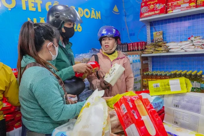 Điểm tựa ấm áp cho công nhân khi Tết cận kề