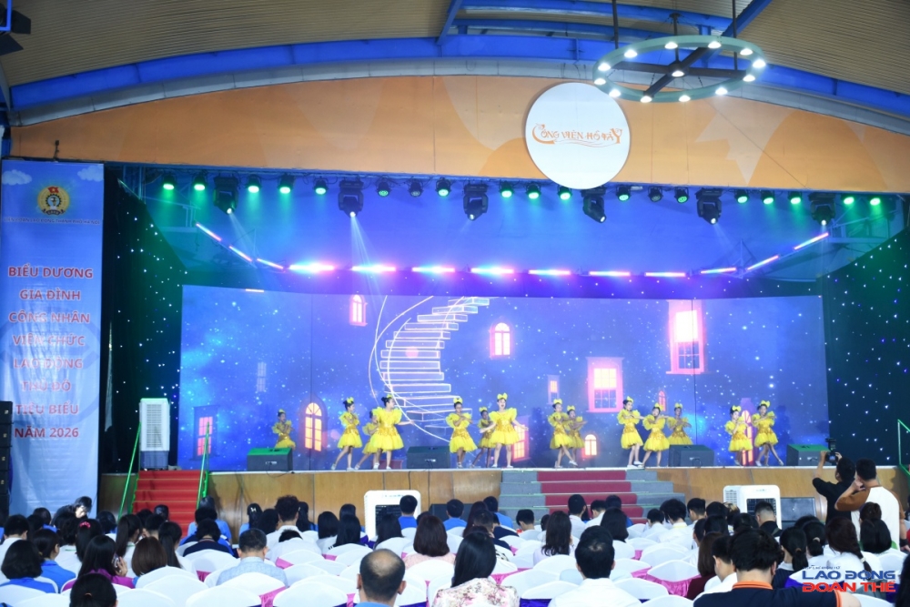 Chương trình biểu diễn văn nghệ tại Hội nghị. Ảnh: Nguyễn Việt