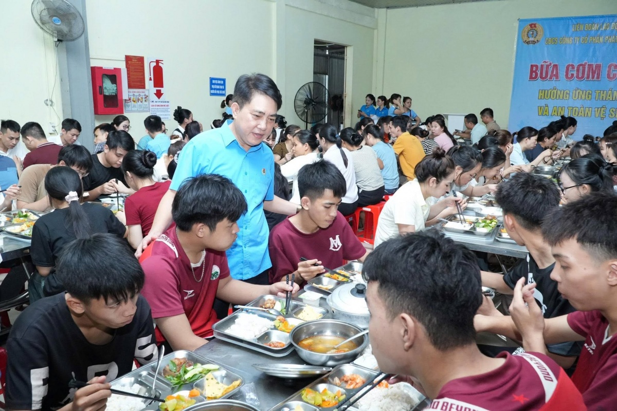Công đoàn Quảng Trị hướng mạnh về cơ sở, chăm lo thiết thực cho người lao động