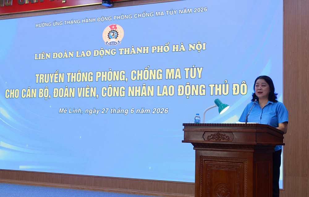 đồng chí Nguyễn Thị Thu Thủy - Phó Chủ tịch Liên đoàn Lao động thành phố Hà Nội phát biểu tại Hội nghị.