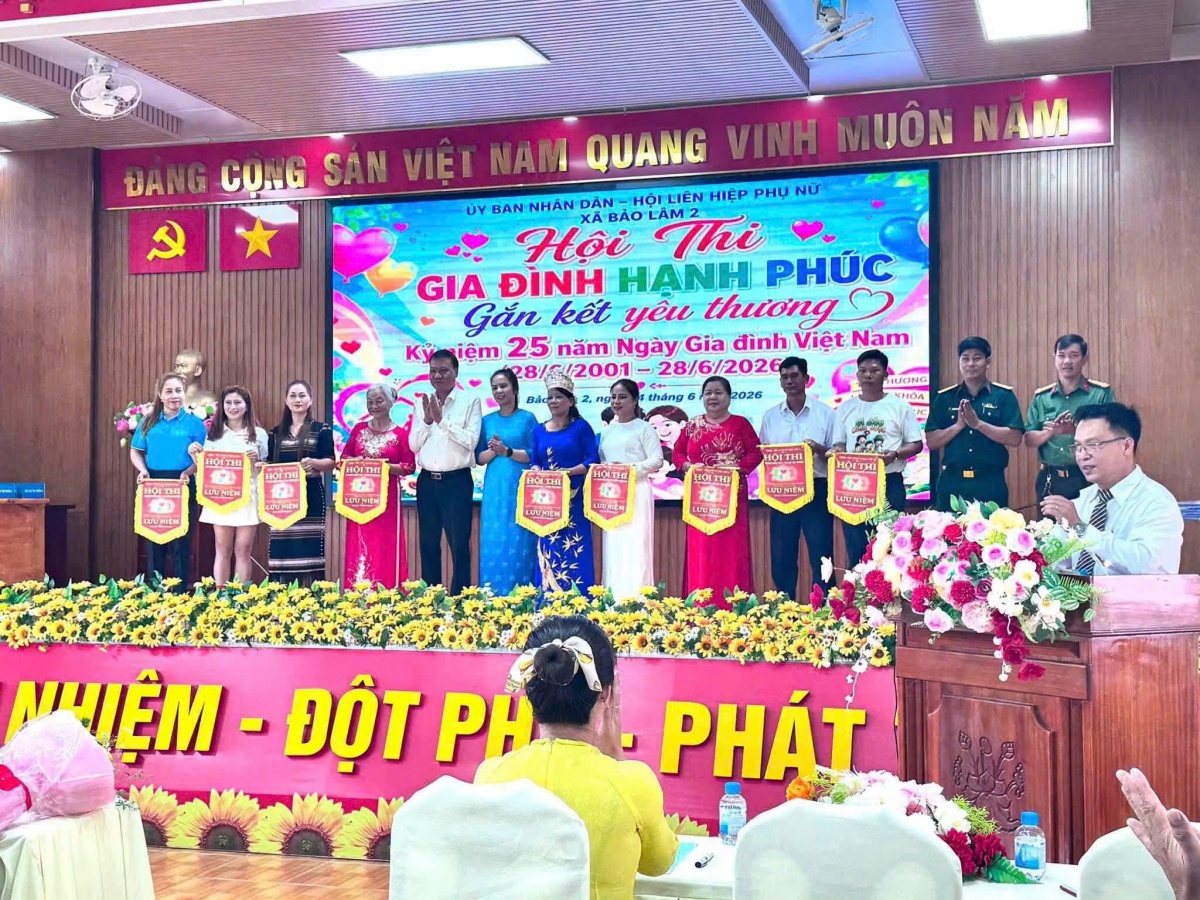 Lan tỏa giá trị tốt đẹp từ Hội thi "Gia đình hạnh phúc - Gắn kết yêu thương" Lan tỏa giá trị tốt đẹp từ Hội thi "Gia đình hạnh phúc - Gắn kết yêu thương"