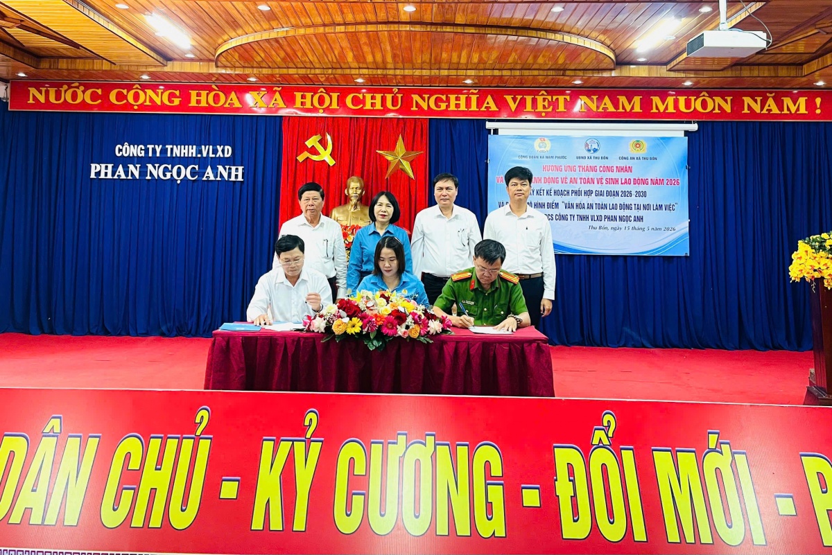 Công ty TNHH VLXD Phan Ngọc Anh, Công đoàn xã Nam Phước phối hợp với UBND xã Thu Bồn, Công an xã Thu Bồn tổ chức Chương trình ký kết Kế hoạch phối hợp triển khai mô hình “Văn hóa an toàn lao động tại nơi làm việc” trên địa bàn xã Thu Bồn giai đoạn 2026–2030; ra mắt mô hình điểm tại CĐCS Công ty TNHH VLXD Phan Ngọc Anh.