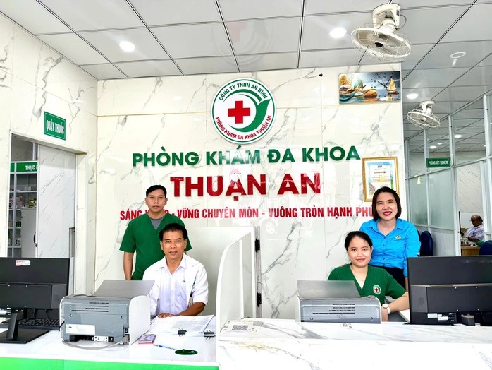 Công đoàn xã Nam Phước vận động thành lập Công đoàn cơ sở tại Phòng khám Đa khoa Thuận An. Công đoàn xã Nam Phước vận động thành lập Công đoàn cơ sở tại Phòng khám Đa khoa Thuận An.