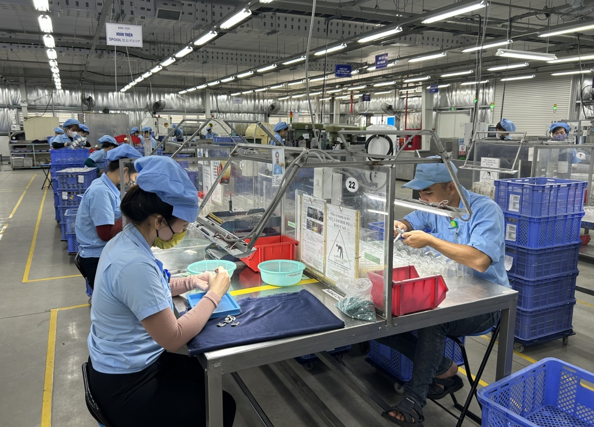 Sản xuất tại Công ty TNHH Daiwa Việt Nam (Khu công nghiệp Hòa Khánh, Đà Nẵng). Sản xuất tại Công ty TNHH Daiwa Việt Nam (Khu công nghiệp Hòa Khánh, Đà Nẵng).