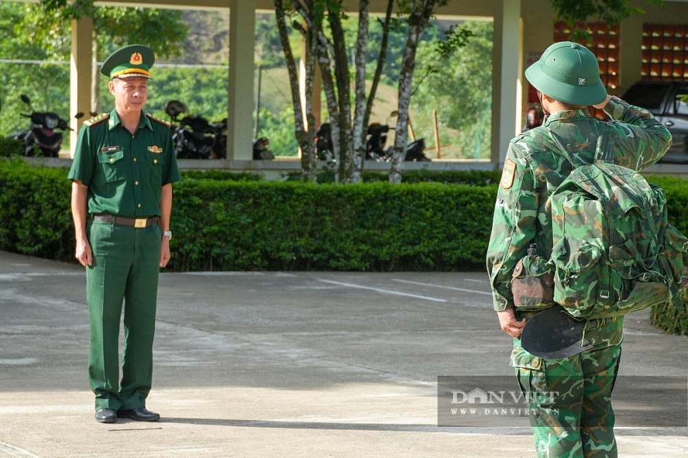 Theo chân chiến sĩ biên phòng Đà Nẵng tuần tra biên giới trên dải Trường Sơn hùng vĩ