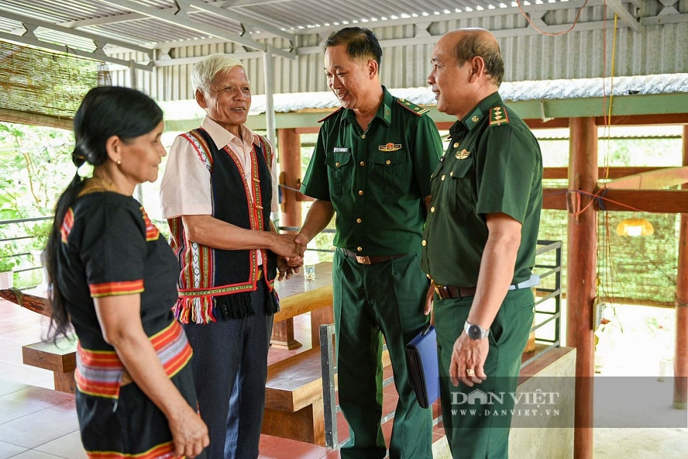 Theo chân chiến sĩ biên phòng Đà Nẵng tuần tra biên giới trên dải Trường Sơn hùng vĩ