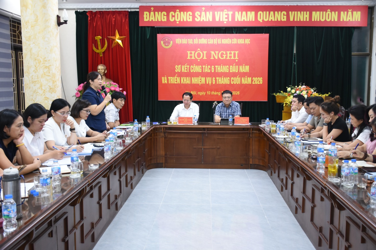 Kiện toàn tổ chức, nâng cao chất lượng đào tạo và nghiên cứu khoa học Kiện toàn tổ chức, nâng cao chất lượng đào tạo và nghiên cứu khoa học