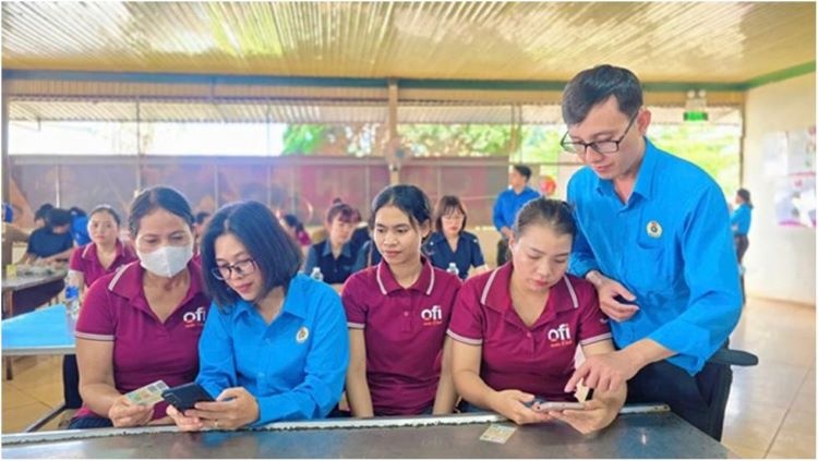 Từ thích ứng đến kiến tạo giá trị mới: Cuộc chuyển mình của Công đoàn ở miền Trung và Tây Nguyên Từ thích ứng đến kiến tạo giá trị mới: Cuộc chuyển mình của Công đoàn ở miền Trung và Tây Nguyên
