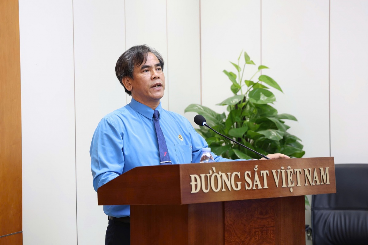 Công đoàn Đường sắt Việt Nam đặt mục tiêu nâng năng suất, bảo đảm an toàn chạy tàu