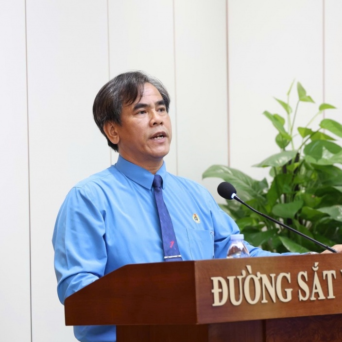 cong doan duong sat viet nam dat muc tieu nang nang suat bao dam an toan chay tau