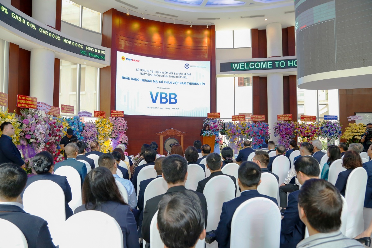 Toàn cảnh Lễ trao quyết định niêm yết và Chào mừng ngày giao dịch chính thức cổ phiếu Vietbank Toàn cảnh Lễ trao quyết định niêm yết và Chào mừng ngày giao dịch chính thức cổ phiếu Vietbank