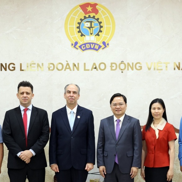 tang cuong quan he doan ket dac biet giua cong doan hai nuoc viet nam cuba